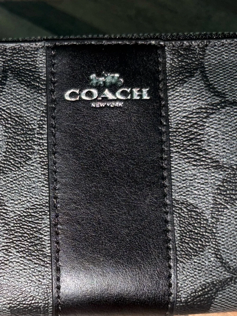 Coach carry classic hands